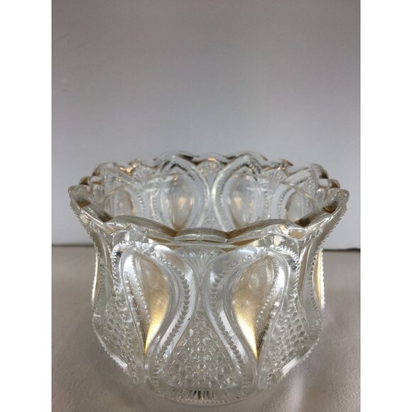 Vtg Pressed Glass Bowl Loops & Drops Pattern Art Deco Scalloped Rim 4.5 Tall - Picture 1 of 7